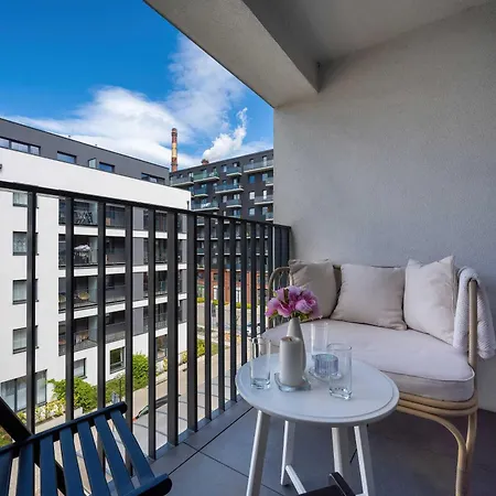 Nowoczesne Z Balkonem I Projektorem By Renters Διαμέρισμα *