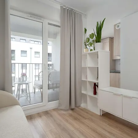 Apartment Nowoczesne Z Balkonem I Projektorem By Renters Breslau
