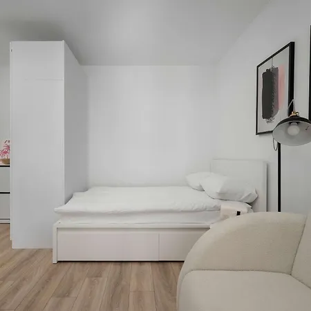 Apartment Nowoczesne Z Balkonem I Projektorem By Renters Breslau