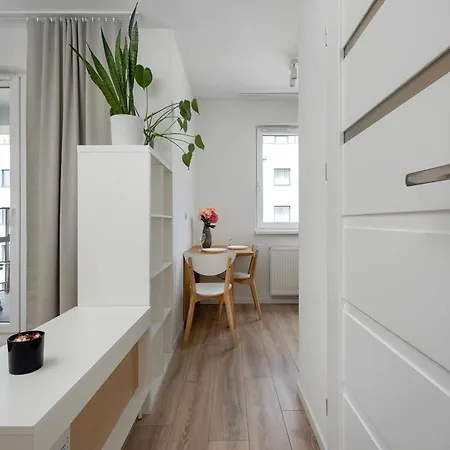 Nowoczesne Z Balkonem I Projektorem By Renters Διαμέρισμα *